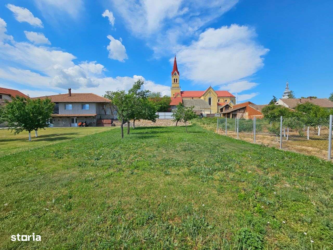 Casa Cenad, centru, lângă biserica catolică. - Imagine principală: 3/10