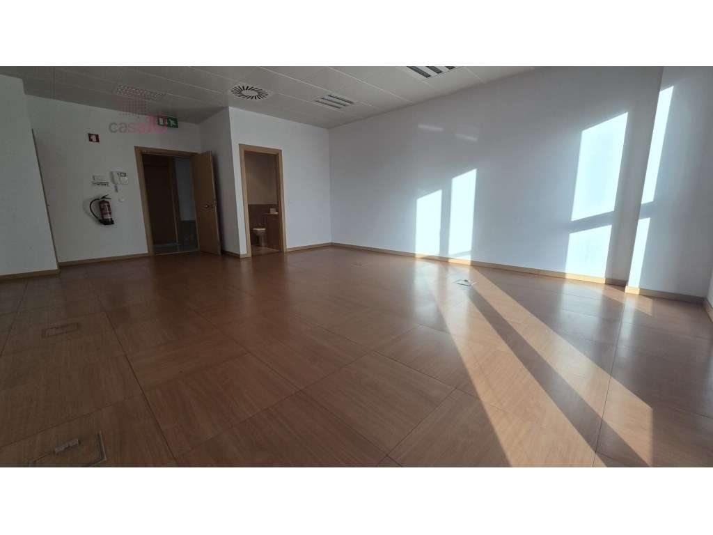 Arrenda-se excelente escritório no centro do Parque das Nações - Grande imagem: 2/12