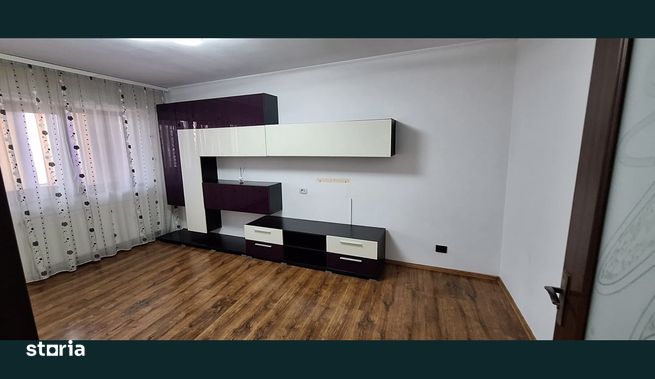 Apartament cu 3 camere de vânzare în zona Vidin-0