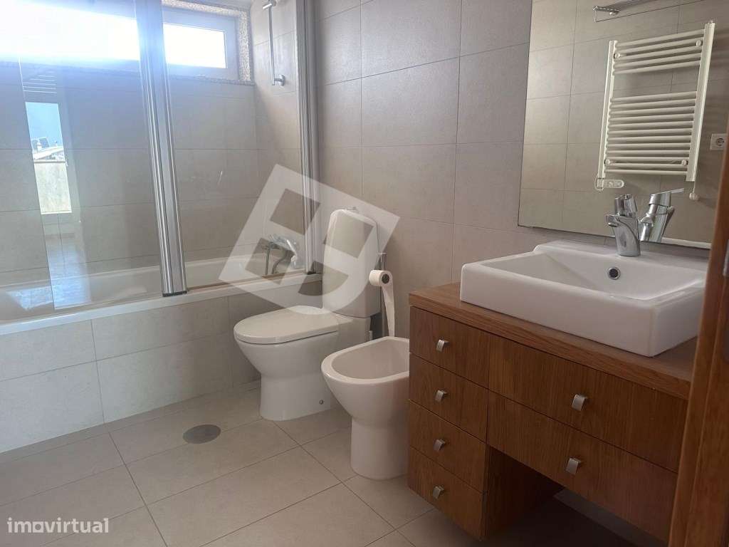 Apartamento T2 com Terraços - Aveiro /Glória-16