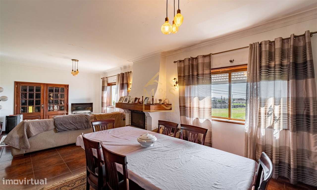 Moradia com comercio| Terreno 2900m2 |  Praia - Lavra-29