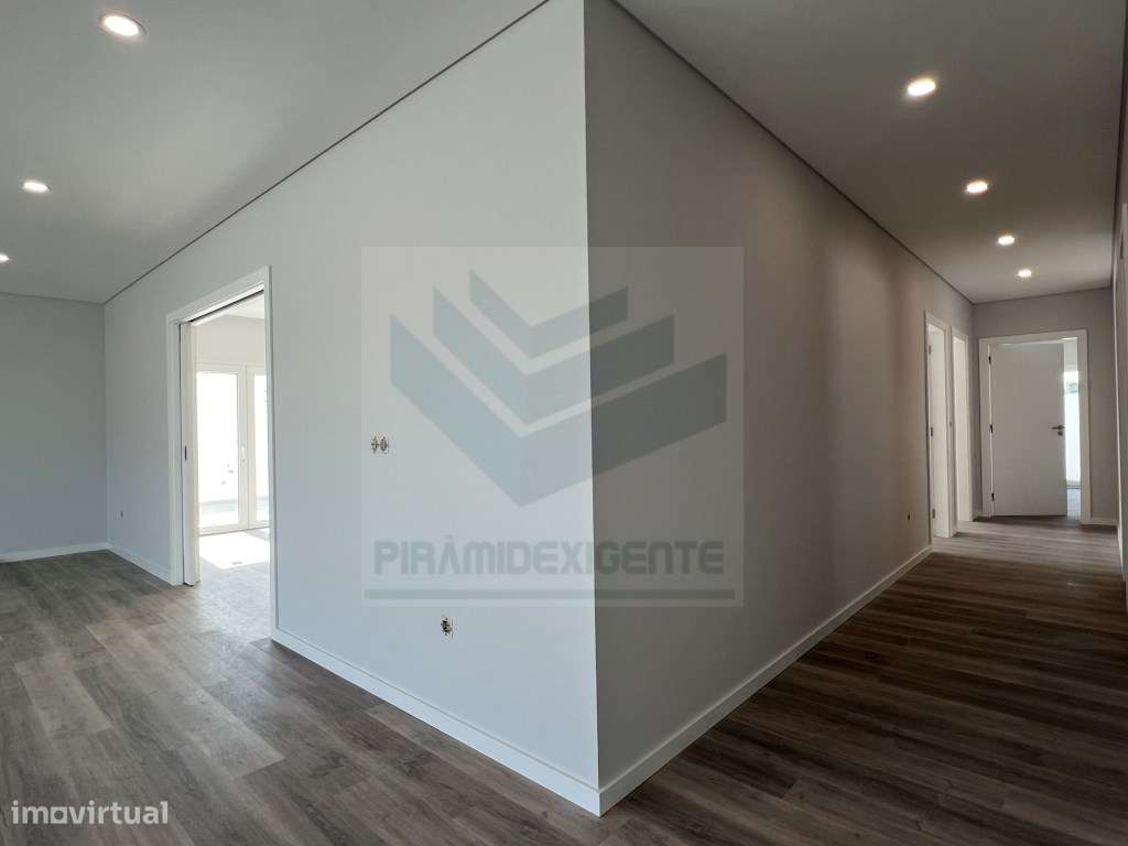 Moradia Isolada, Pronta! Piscina, Lavandaria, 2 min da Moita-9