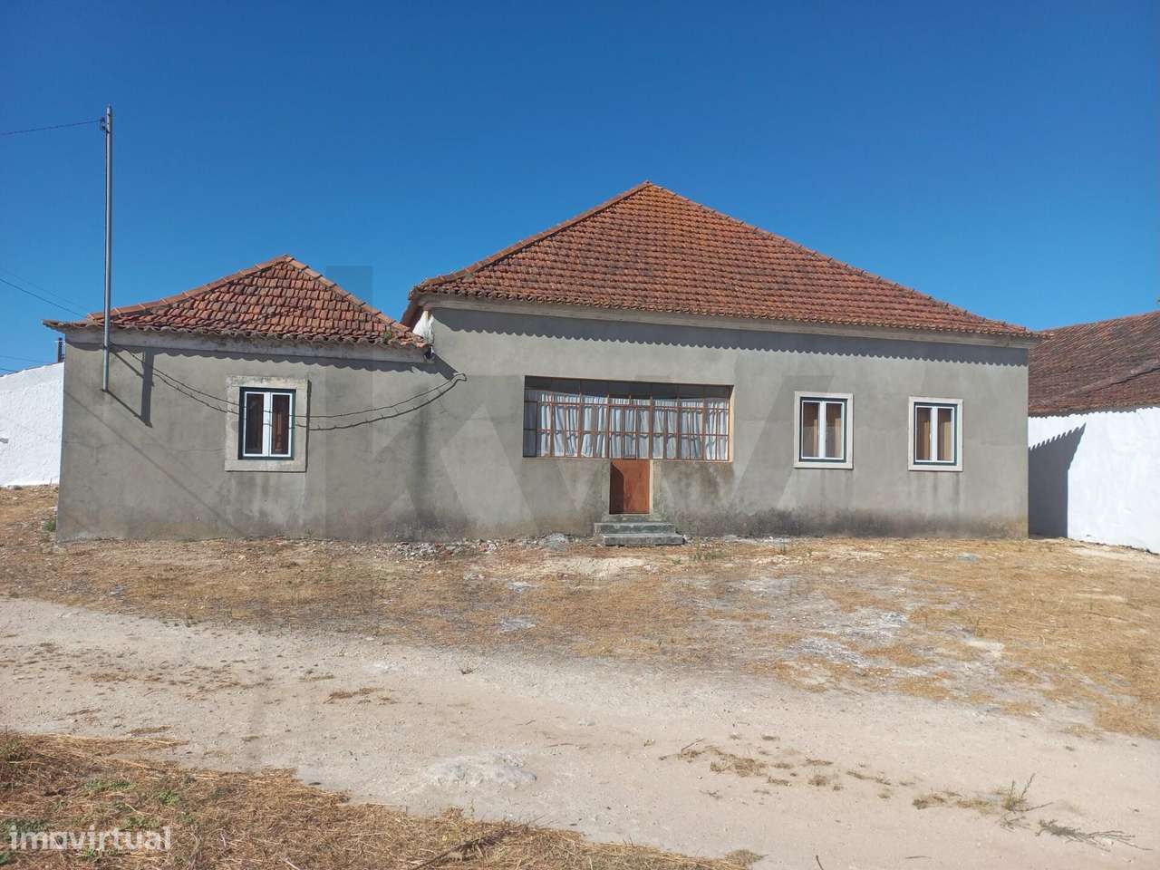 Descubra o Potencial de uma Casa com História no Coração de Santarém! - Grande imagem: 2/39