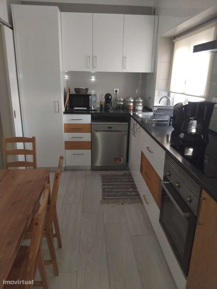 Apartamento 3 Ass. Remodelado c/ quintal e Anexo - Pinhal Novo-2