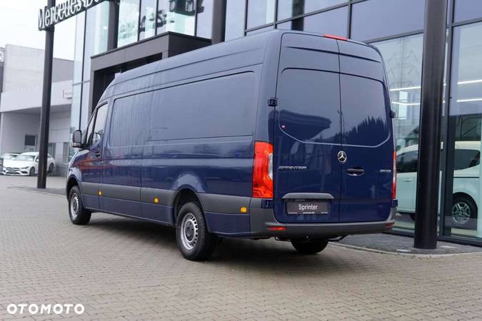 Mercedes-Benz Sprinter - 4