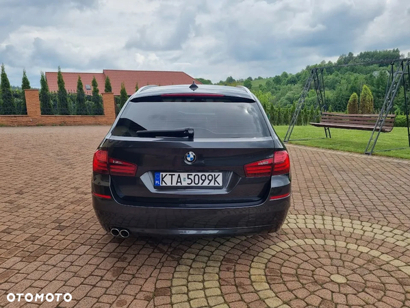 BMW Seria 5 520d xDrive - 7