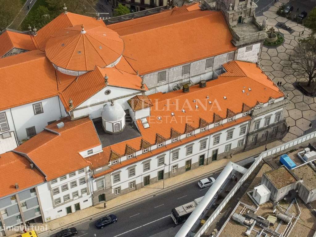 Edifício para arrendamento no centro do Porto - Grande imagem: 2/12