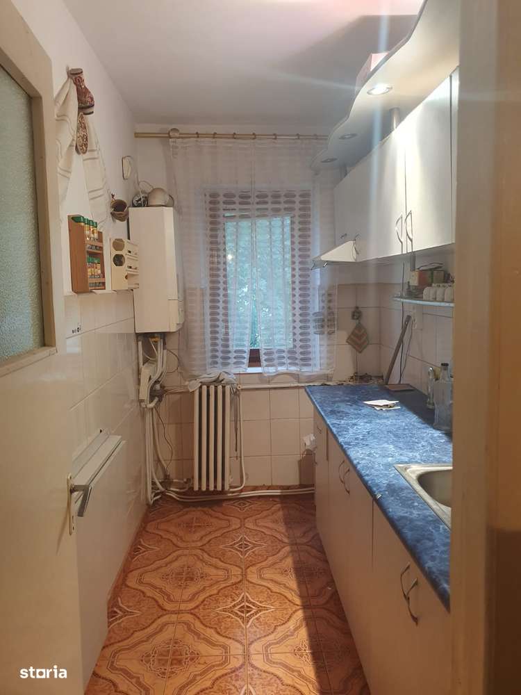Apartament 3 camere zona Primaverii /Scoala 12 , etaj 4 cu sarpanta-0