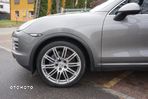 Porsche Cayenne Platinum Edition - 8