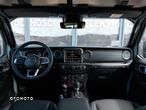 Jeep Wrangler - 10