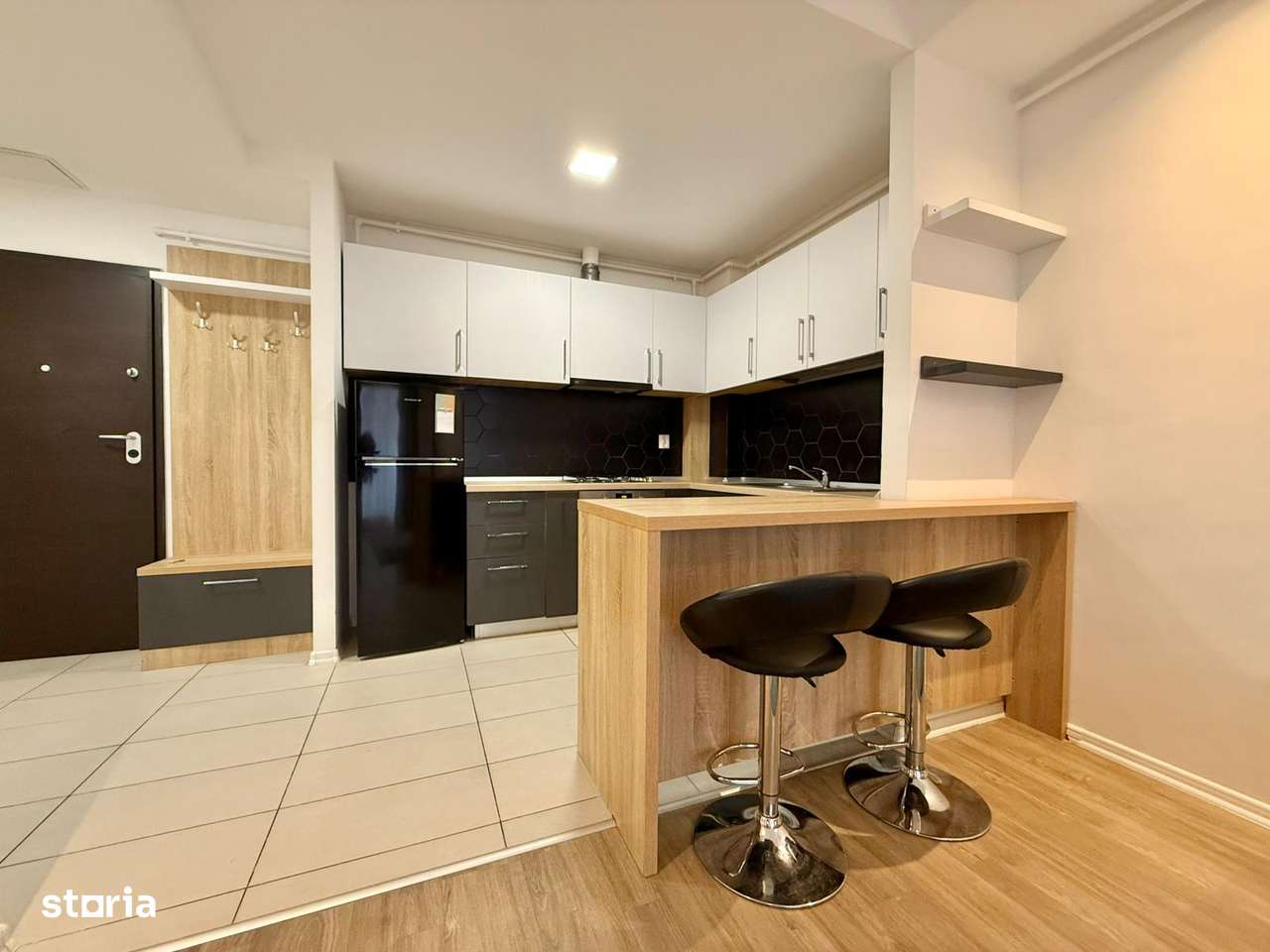 COSMOPOLIS - Apartament 2 camere, vedere piscina - Imagine principală: 4/10