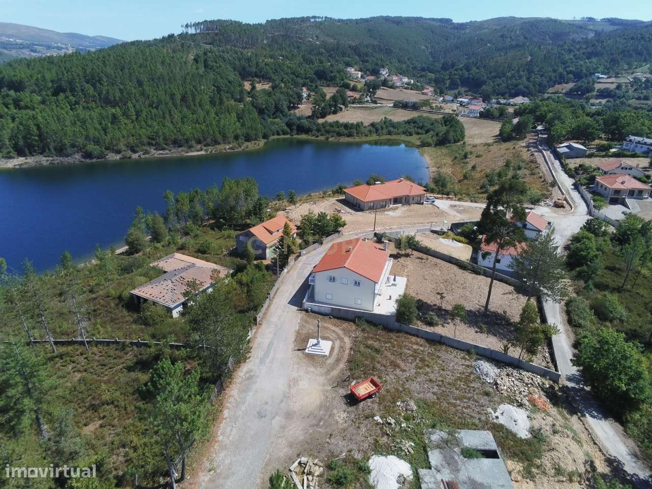 Moradia Exclusiva em "Ilha" Privativa na Albufeira de Venda Nova – Ger-38