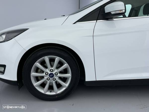 Ford Focus 1.0 EcoBoost Titanium - 27