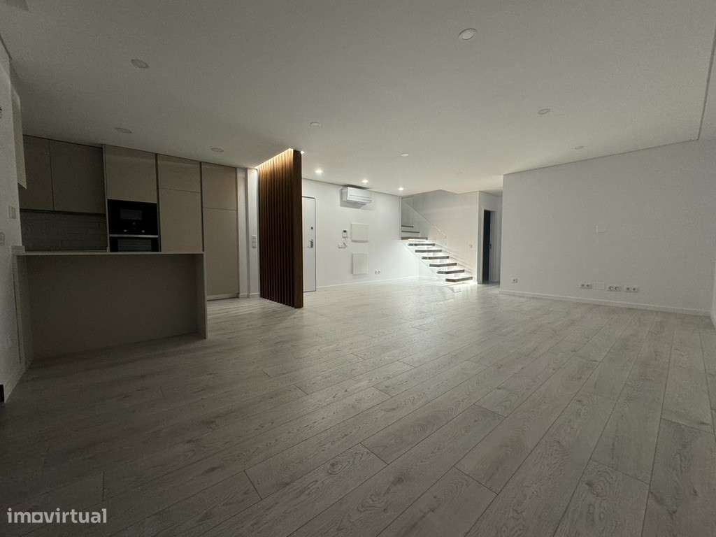 Apartamento T4 duplex Alcochete | Garagem em 'BOX' | 2 Terraços | C... - Grande imagem: 2/28