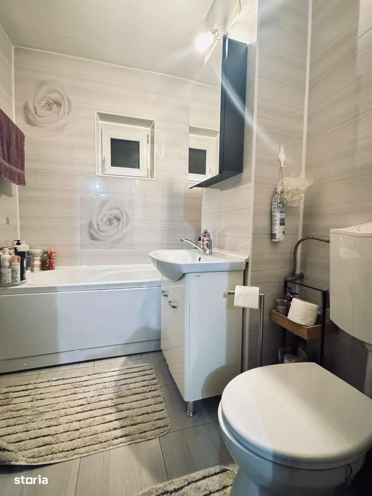 AV667 Apartament 3 camere, decomandat, etaj 2, 68mp, zona Lunei-15