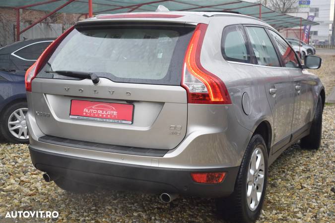 Volvo XC 60 D3 AWD Aut. Summum - 4