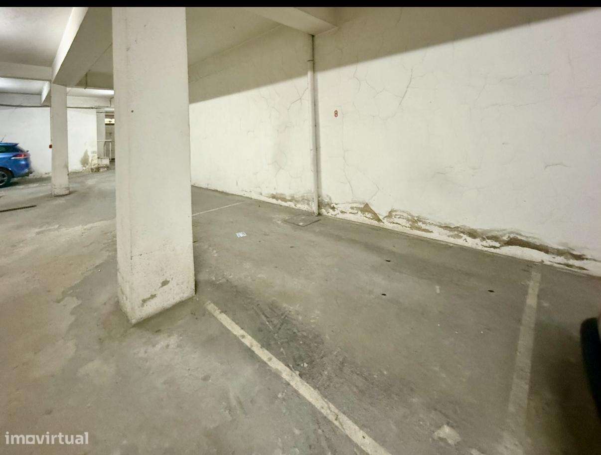 T1 com Parqueamento na Tapada das Mercês-18