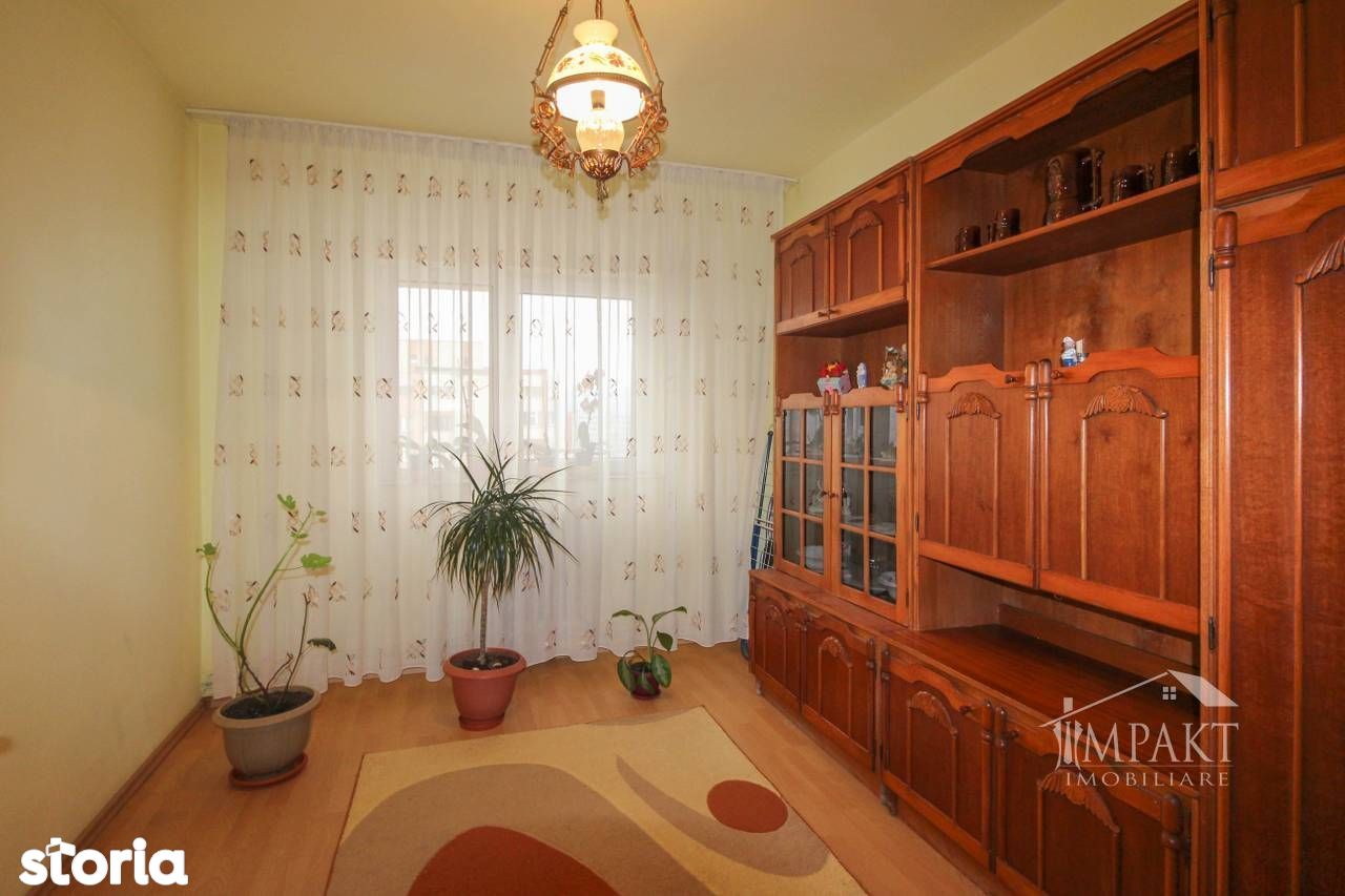 Apartament cu 4 camere decomandate de vanzare in cartierul Marasti