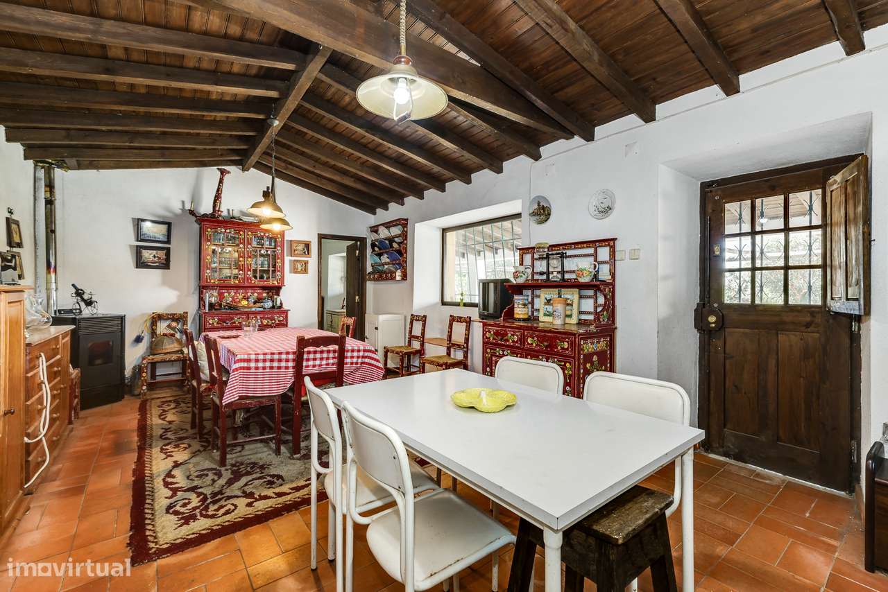 Quinta com Piscina e 2 Hectares a 25 km de Lisboa-24