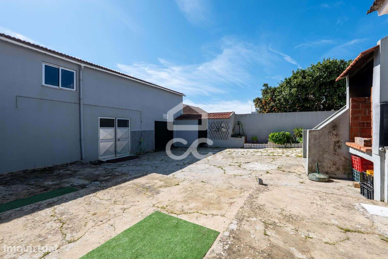 Moradia T2+2 com garagem e vista Serra de Montejunto em Murteira, Cada-19