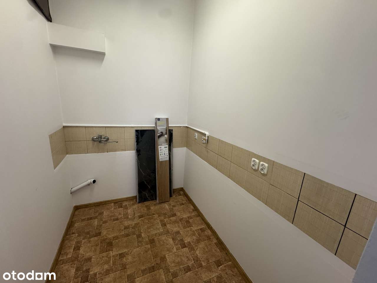 Wysokie mieszkanie w doskonałej lokalizacji! Cieplik miejski!-8