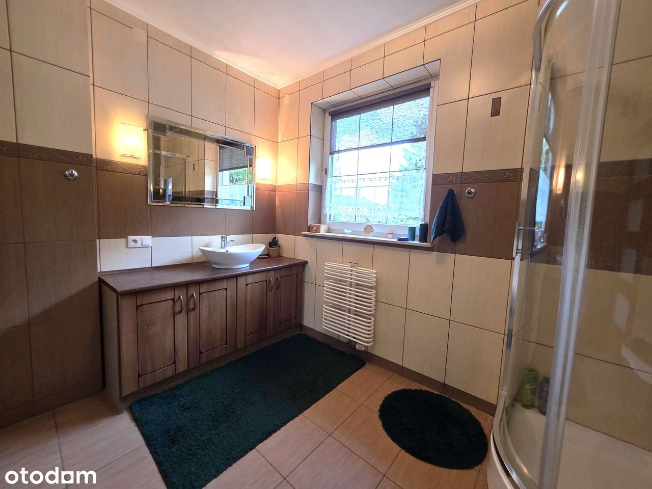 Dom 5/6 pokoi_taras_kominek_fotowoltaika_oddzielny garaż-14