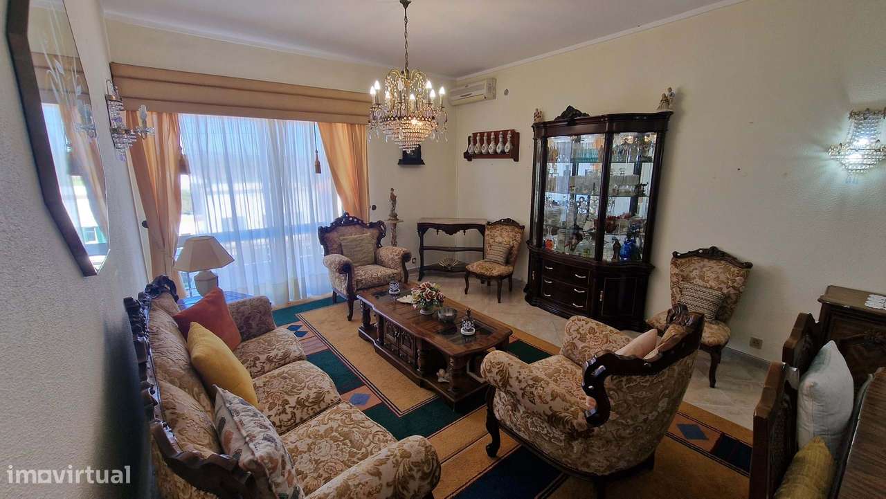 Moradia no Algarve a curta distancia a pé do comercio local em Algoz-8