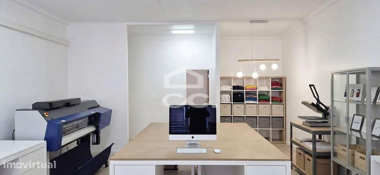Loja com 120 m², 2 pisos e Saída de Fumos – Torres Novas-3