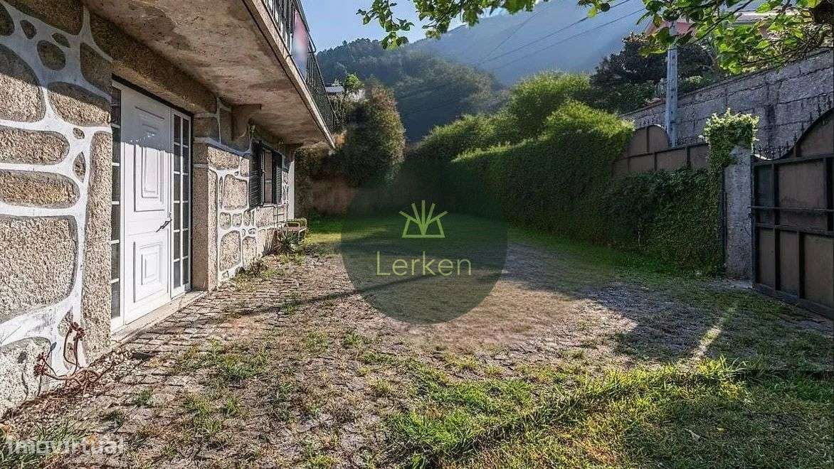 No coração do Gerês Moradia T4 com Jardim e Potencial para turismo-25