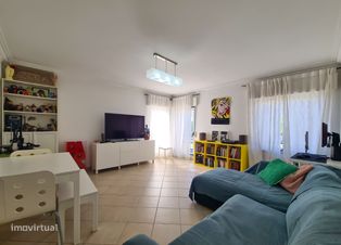 Apartamento T2 - Santa Marta do Pinhal - Corroios