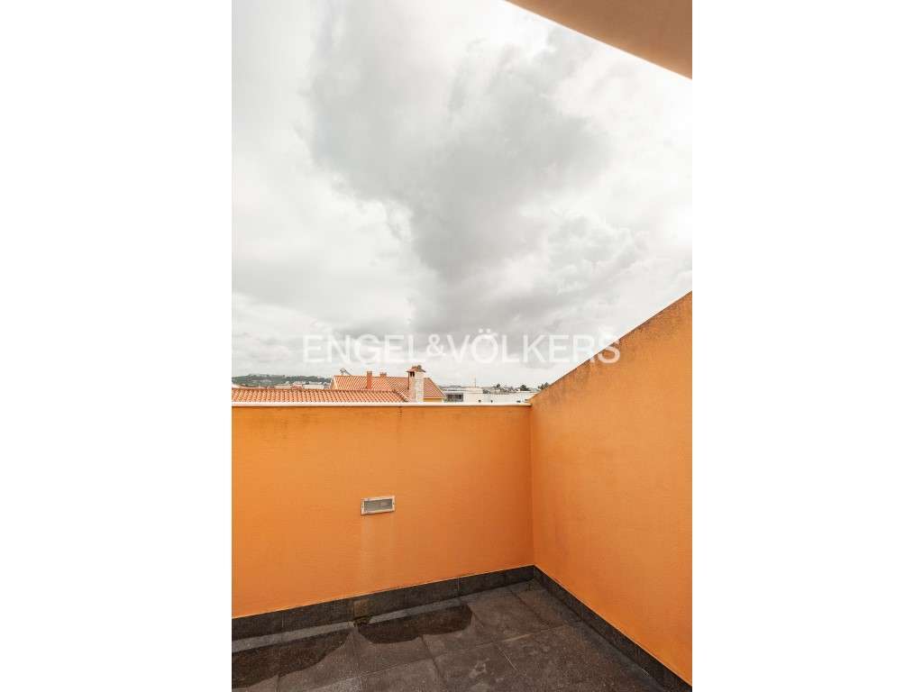 Moradia T3 com 3 Suites, Escritório, Jardim Privativo e Garagem | S...-25