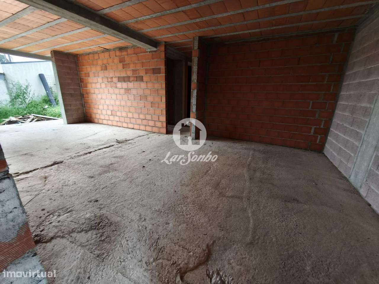 Apartamento T2 novo com jardim-27