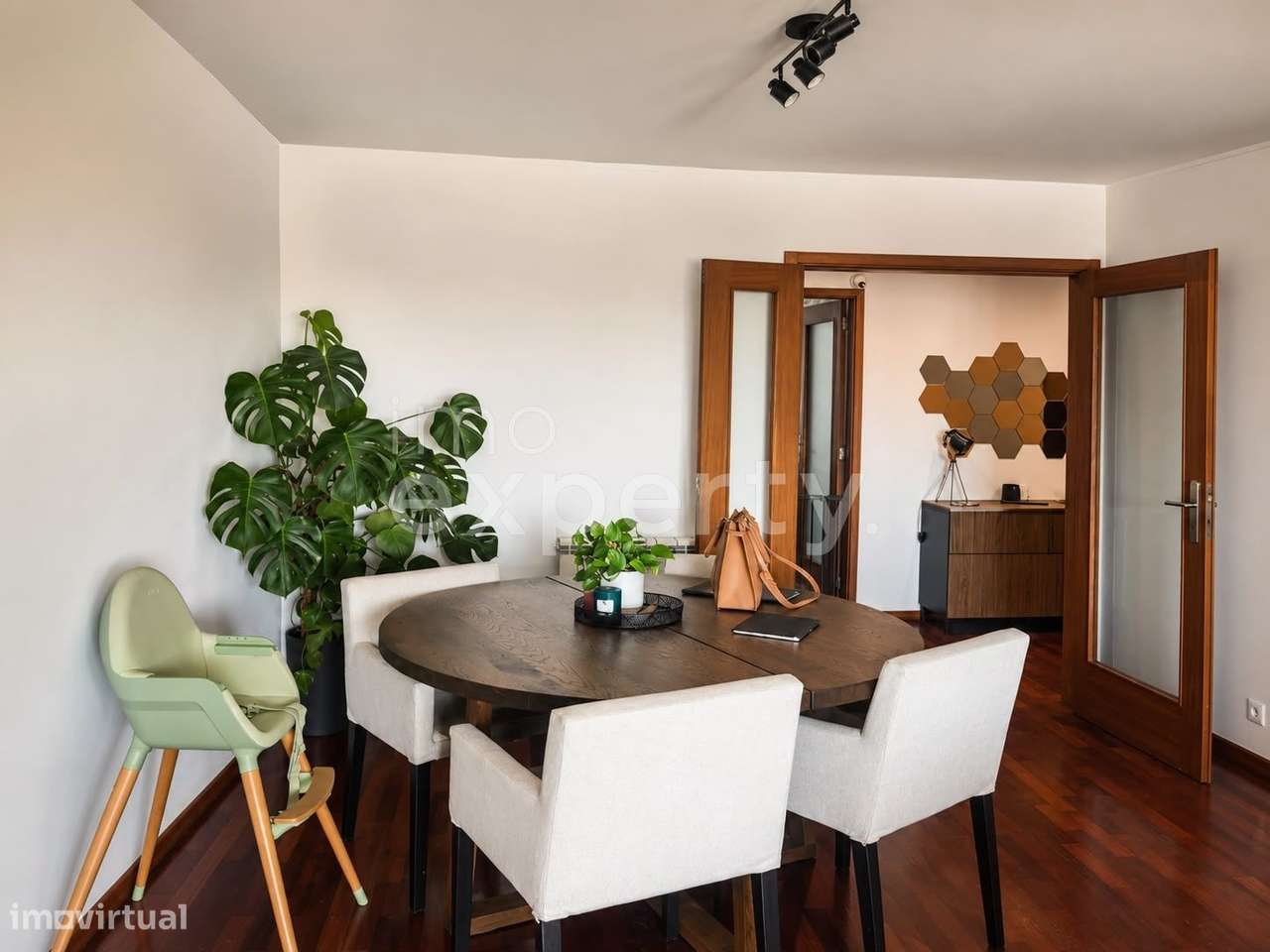Apartamento T3 com garagem na Maia, Porto-16