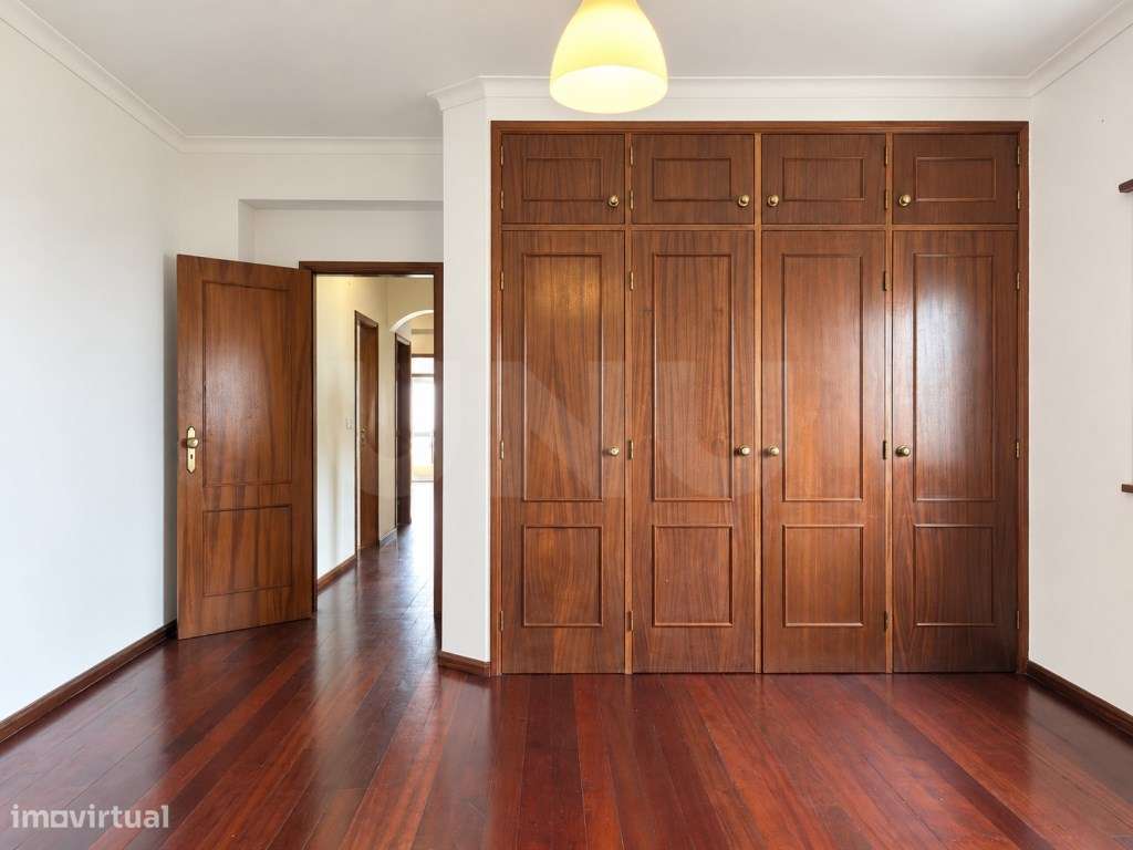 Apartamento T2+1 com vista mar para venda em Santa Cruz.-12
