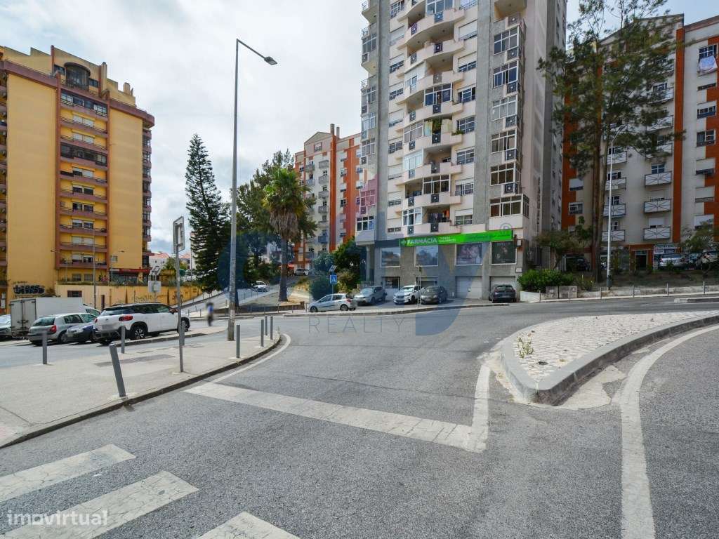 Espaço Comercial em Galeria -Mercês, Sintra - Ótimo Investimento-14