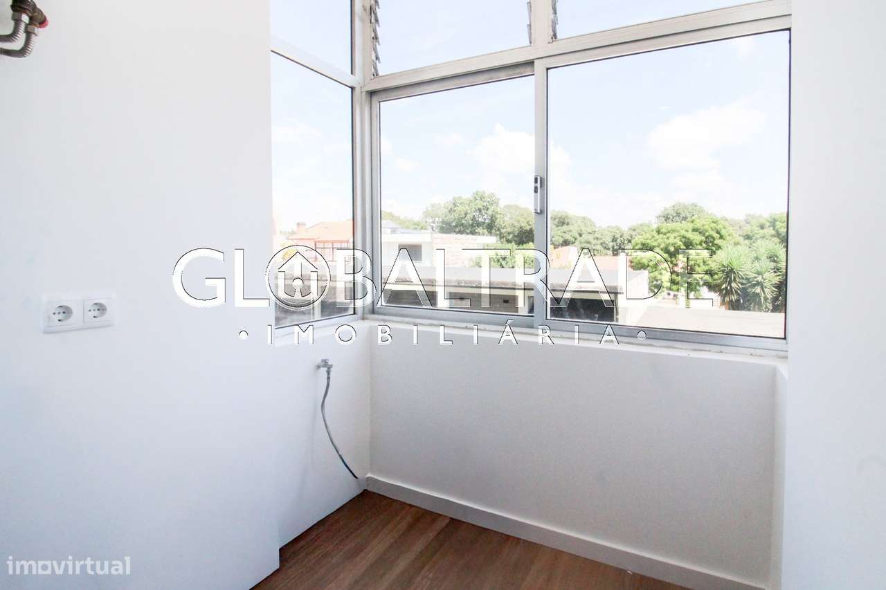 Apartamento T2 Renovado em Leça do Balio-12