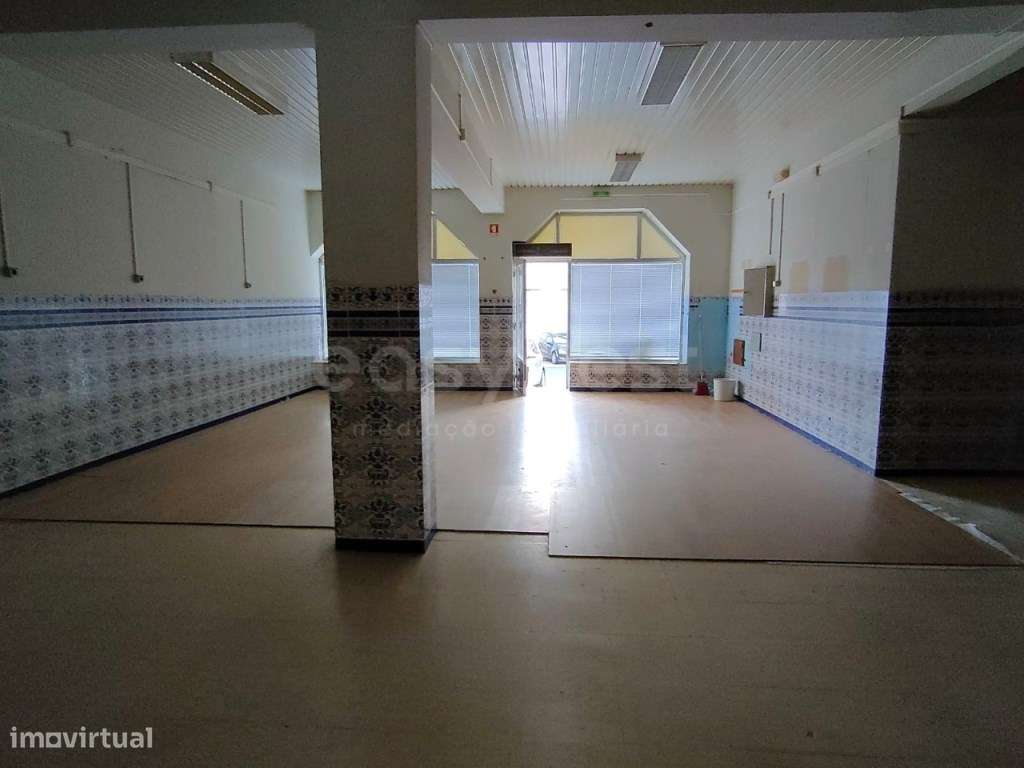 Loja para arrendamento em Beja com área útil de 88 m², inserida em ... - Grande imagem: 2/12