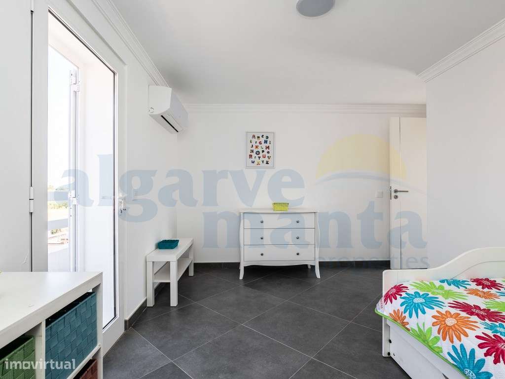 Exclusivo Algarve Manta Properties!
Moradia T4 com Estacionamento ...-23