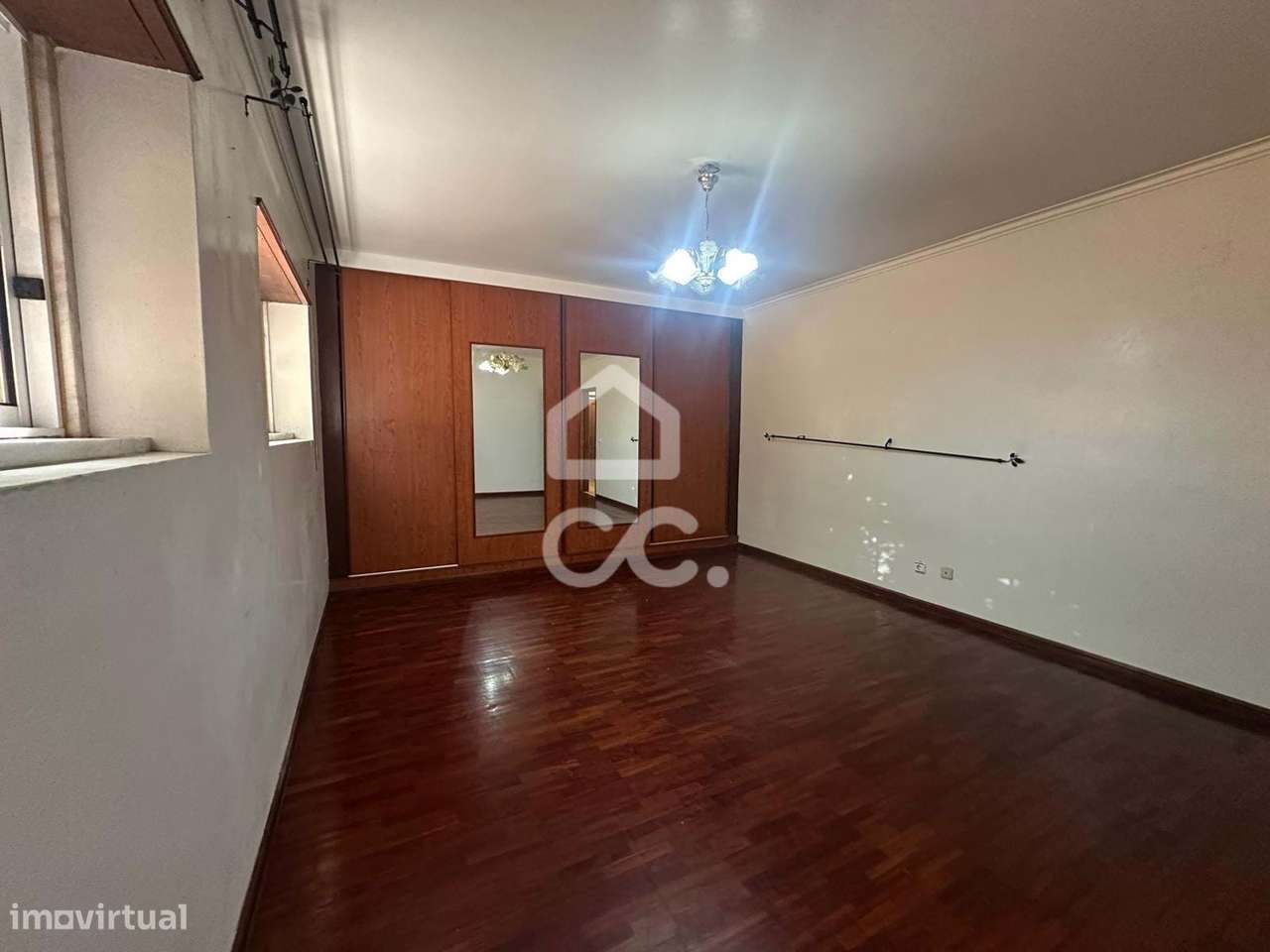 Apartamento T2 com Excelentes Áreas | Tapada das Mercês-17