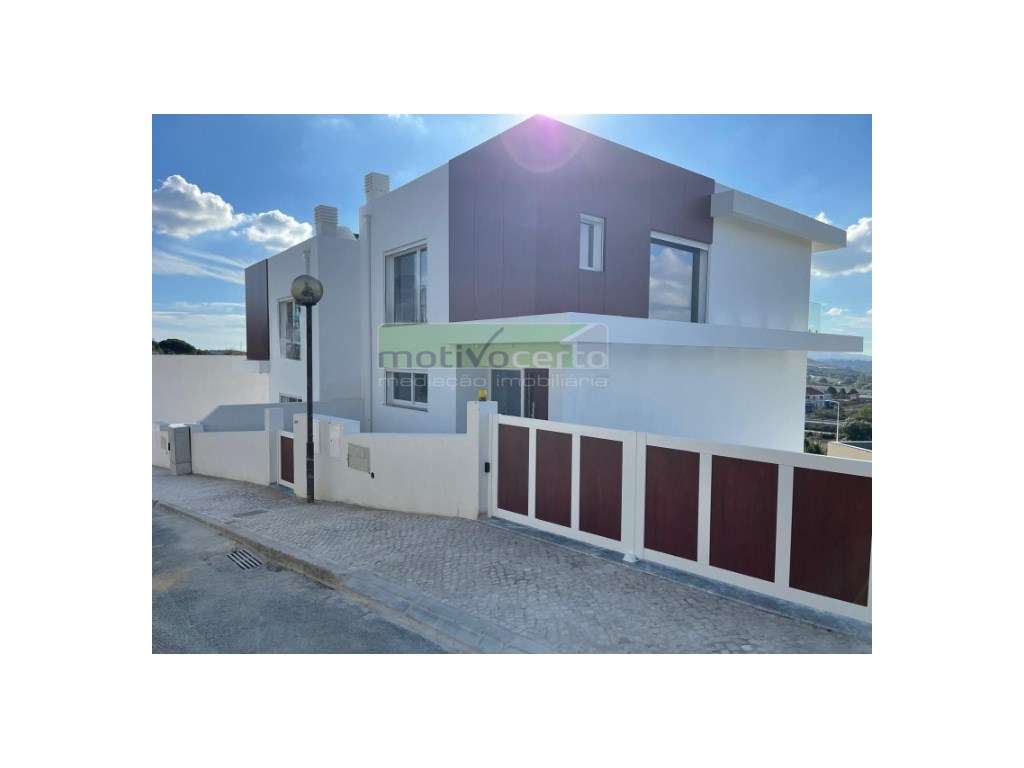 Nova Moradia T3 perto de Belas, Sintra. O Seu Refúgio de Conforto-33