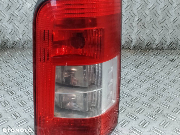 LAMPA TYLNA PRAWA CITROEN BERLINGO I FL 9657976980 1.6 HDI - 9