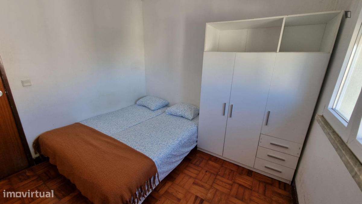 Quarto - localizado em Bela Vista Lisbon - Grande imagem: 4/10