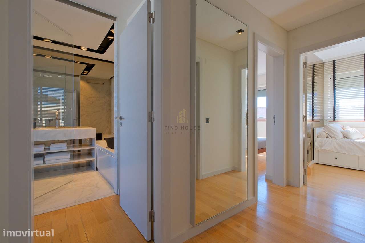 Penthouse T3 com terraço e 3 lugares de garagem na Alameda dos Oceanos-16