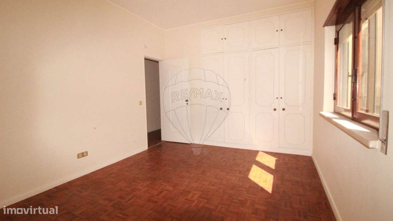 Apartamento T6 para arrendamento - Grande imagem: 2/29