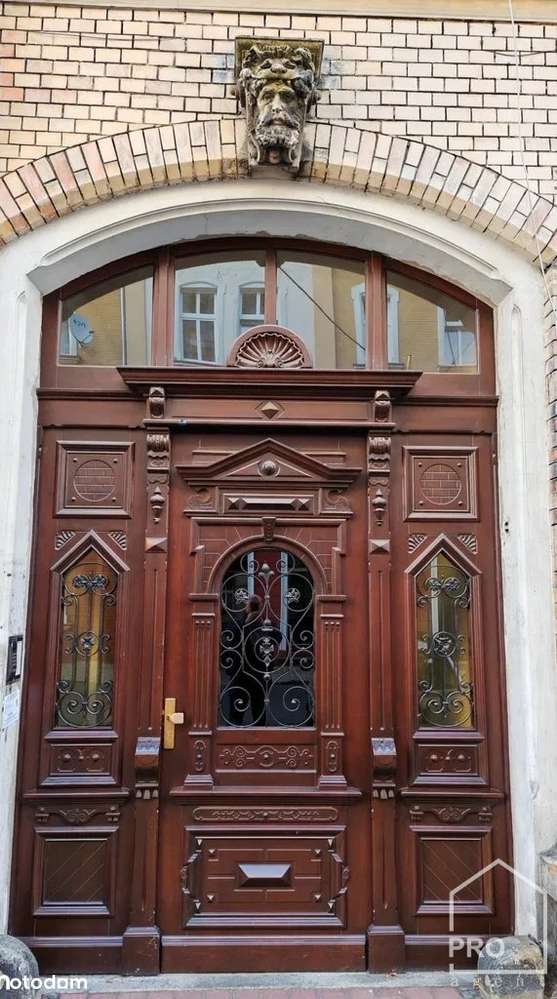 Lokal w zabytkowej kamienicy przy Parku Chopina-12