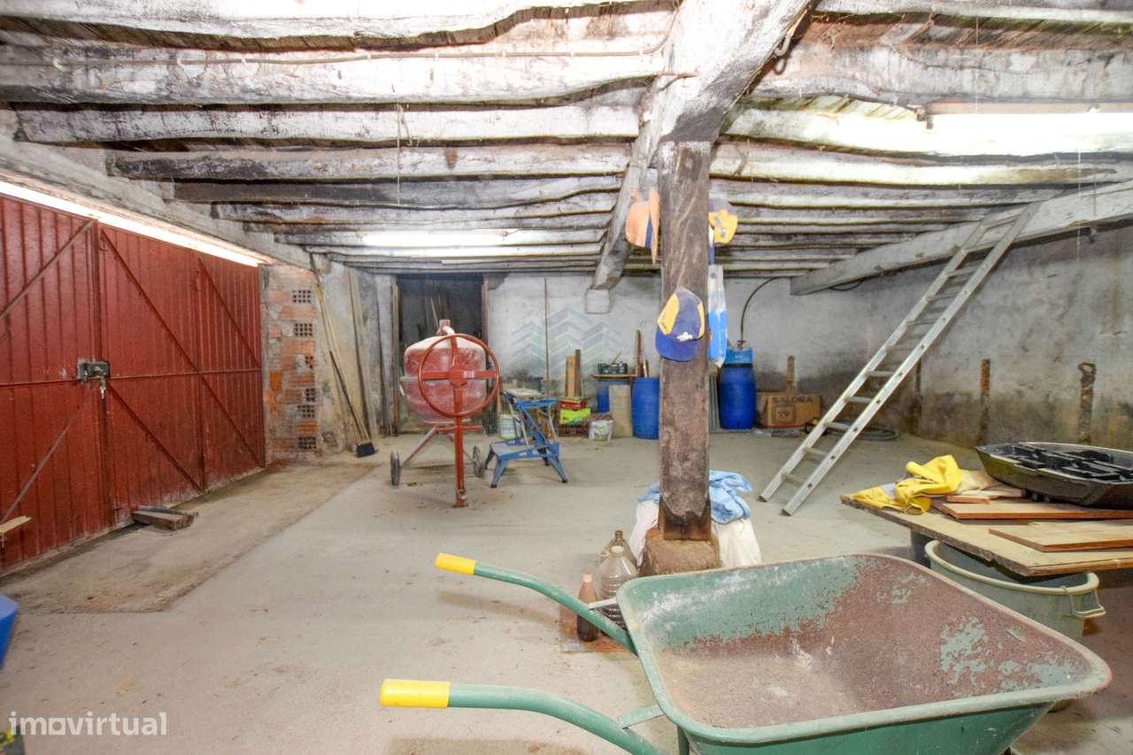 Moradia T7 com Garagem e Armazém - Alcorochel - Torres Novas-41