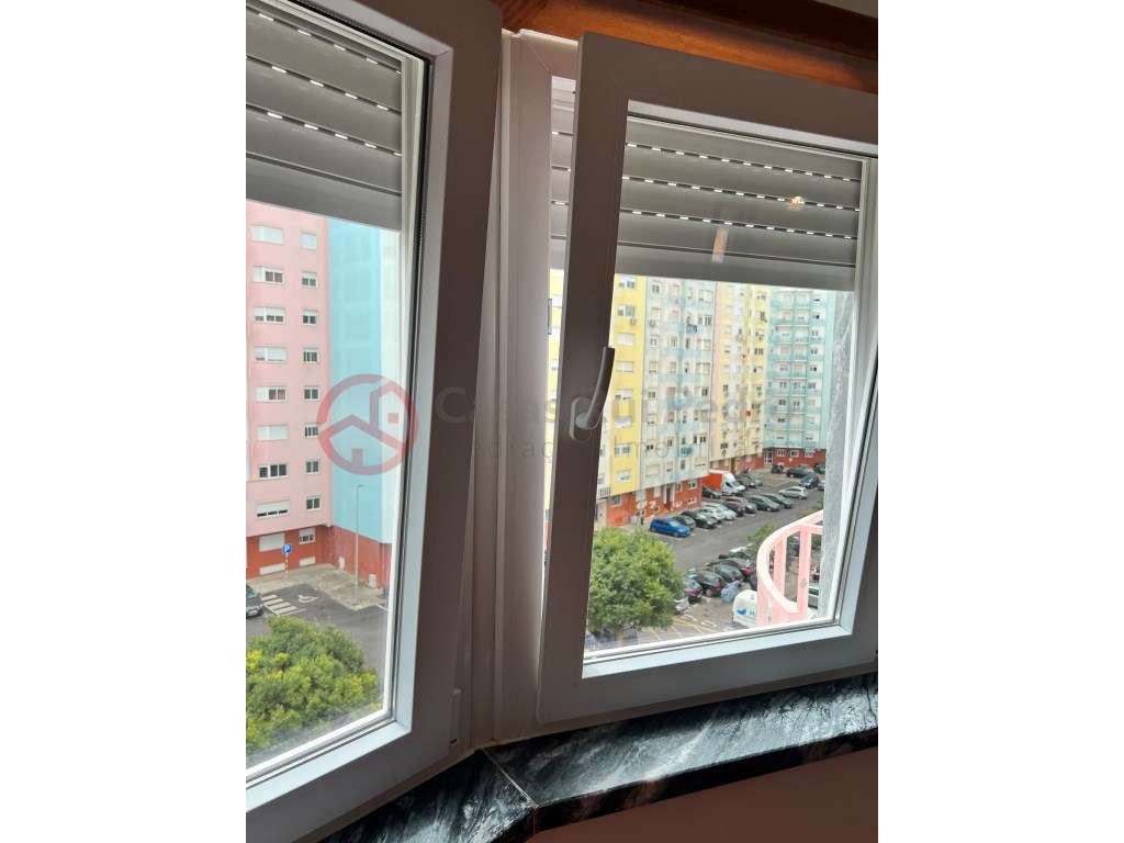 Apartamento T3 com garagem e arrecadação em Santa Marta do Pinhal, ...-13