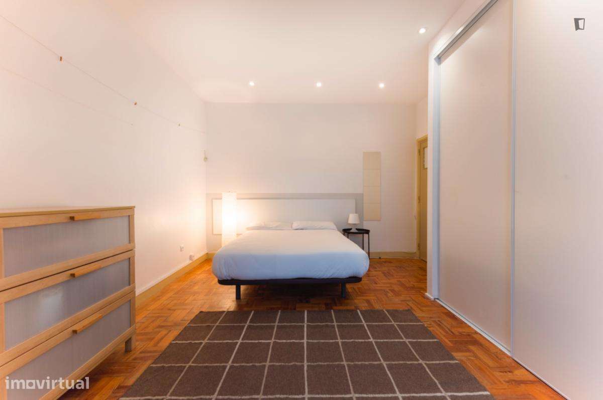 Quarto - localizado em Montes Claros Coimbra - Grande imagem: 2/11