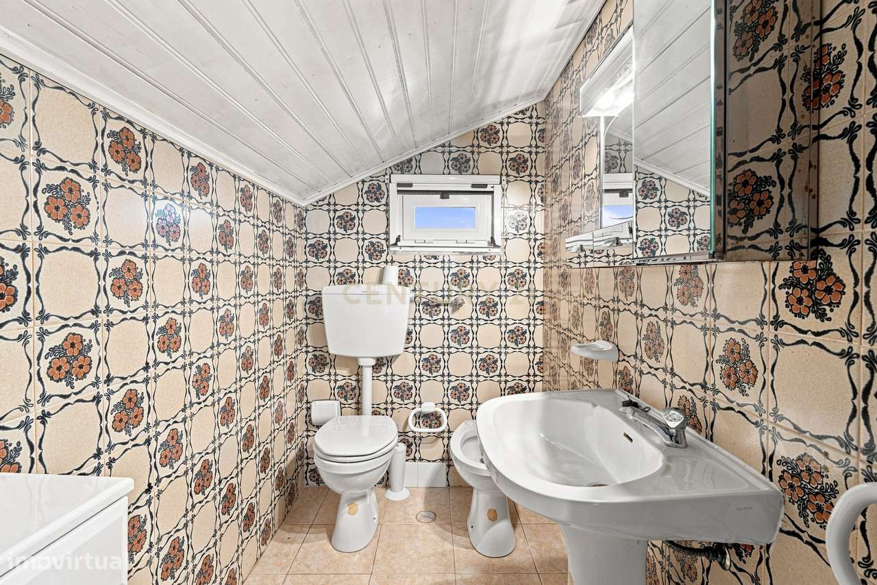 MORADIA TÉRREA T2+2 COM GARAGEM E PISCINA AQUECIDA, NA SILVEIRA, A 5 M-33