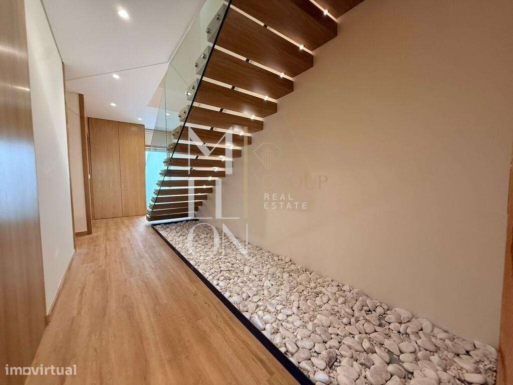 Moderna e Sofisticada — A Moradia dos Seus Sonhos na Trofa! - Grande imagem: 4/31